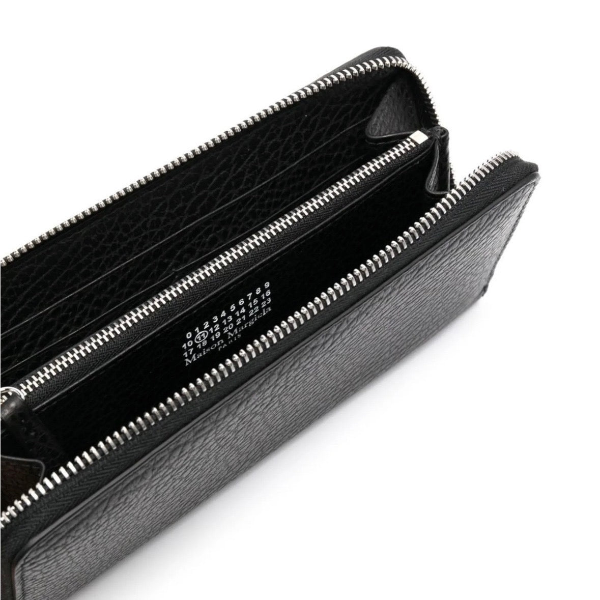 Maison Margiela WALLET ZIP AROUND CONTINENTAL "BLACK"